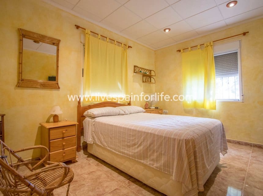 Finca/Casa Rural de 5 habitaciones en Crevillente / Crevillent en venta con piscina garaje - 280.000 € (Ref: 9860932)