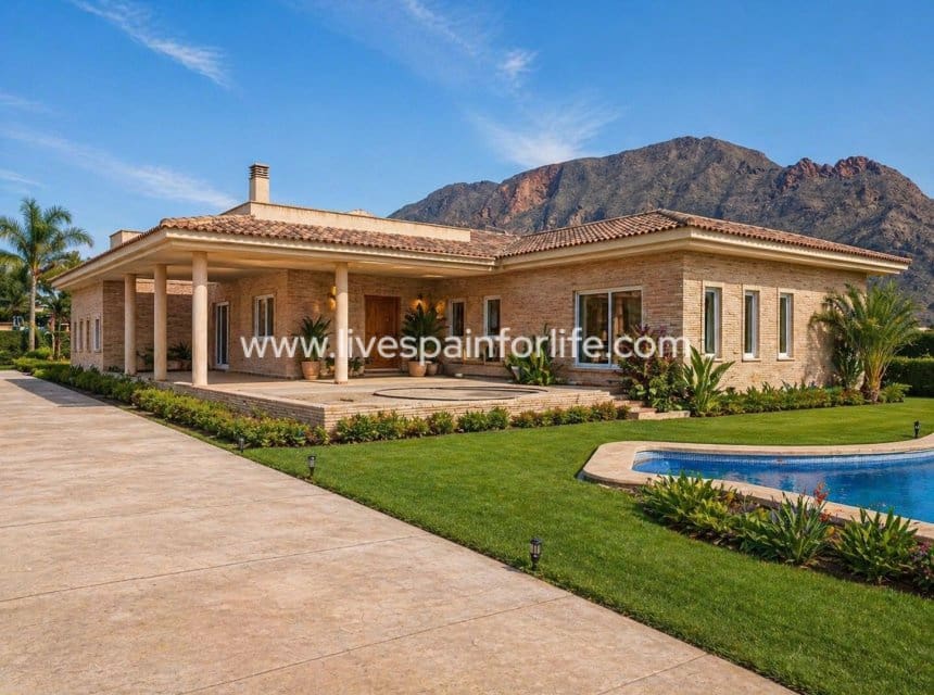 5 chambre Finca/Maison de Campagne à vendre à Redovan avec piscine garage - 240 000 € (Ref: 9862122)