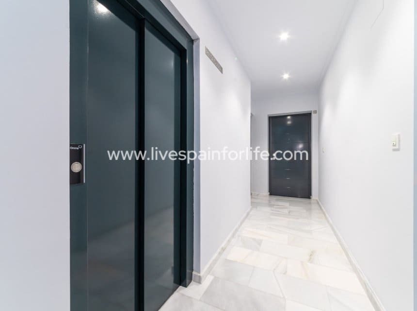 2 bedroom Apartment for sale in Benijofar with pool - € 359,000 (Ref: 9863525)