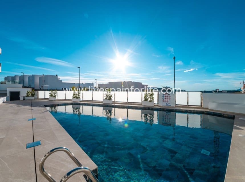 2 bedroom Apartment for sale in Benijofar with pool - € 359,000 (Ref: 9863525)