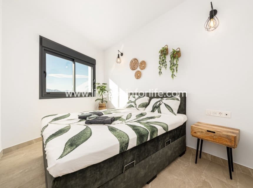 2 bedroom Apartment for sale in Benijofar with pool - € 359,000 (Ref: 9863525)
