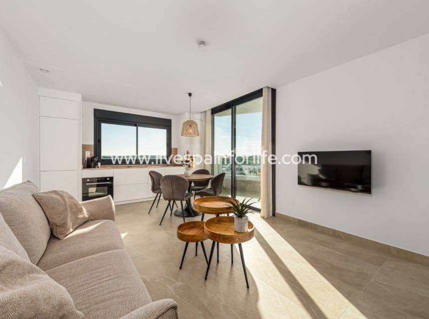 2 bedroom Apartment for sale in Benijofar with pool - € 359,000 (Ref: 9863525)
