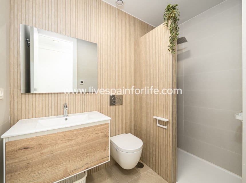 2 bedroom Apartment for sale in Benijofar with pool - € 359,000 (Ref: 9863525)