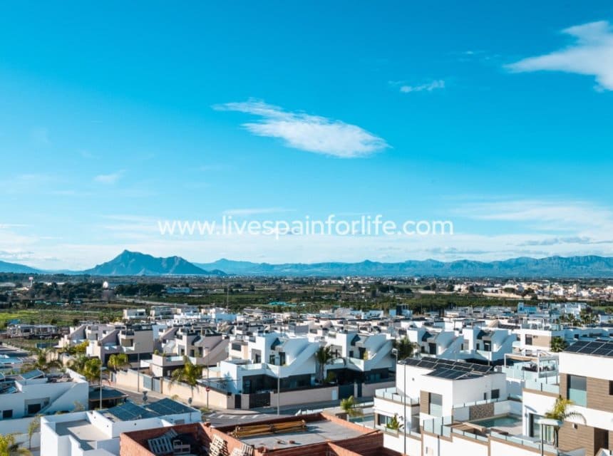 2 bedroom Apartment for sale in Benijofar with pool - € 359,000 (Ref: 9863525)