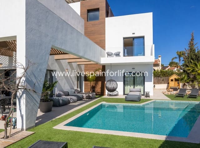4 Zimmer Villa zu verkaufen in Ciudad Quesada, Rojales mit Pool - 699.000 € (Ref: 9863533)