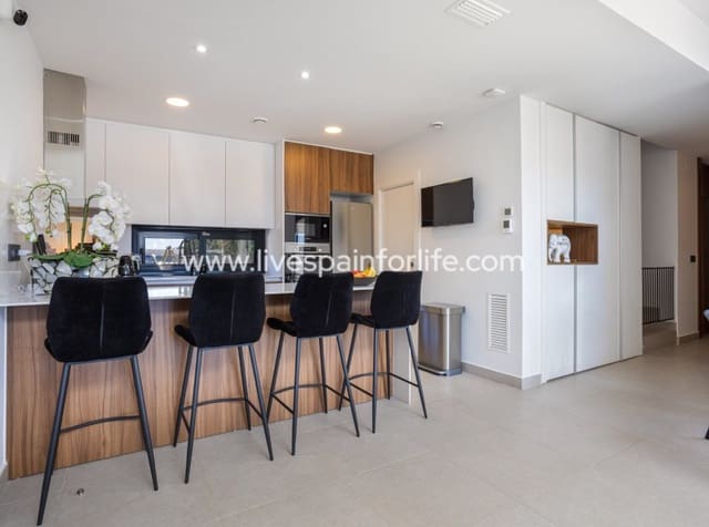 4 Zimmer Villa zu verkaufen in Ciudad Quesada, Rojales mit Pool - 699.000 € (Ref: 9863533)
