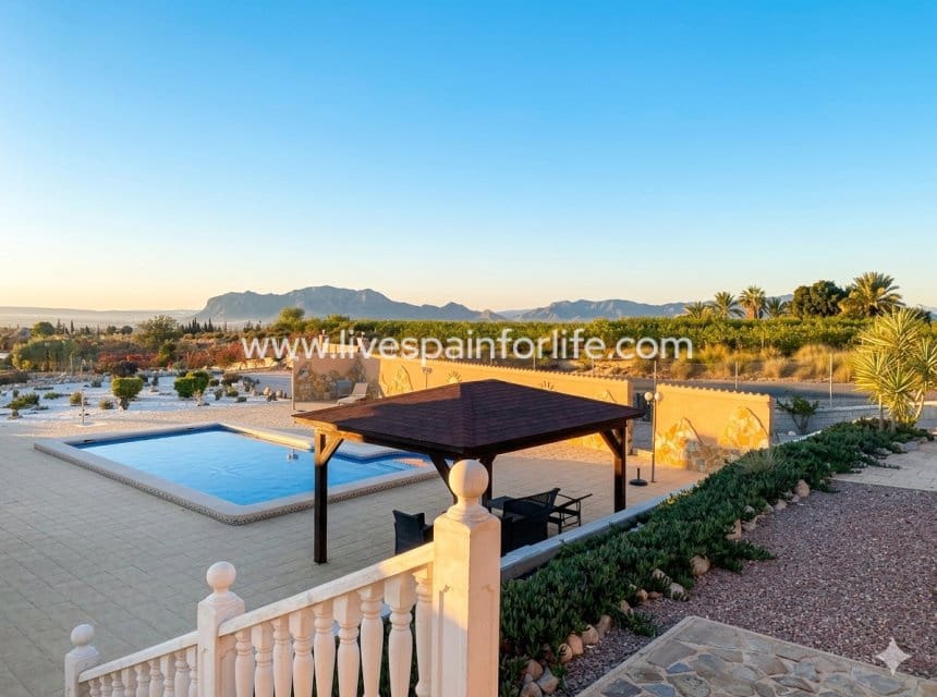 4 chambre Finca/Maison de Campagne à vendre à Albatera avec piscine garage - 540 000 € (Ref: 9865896)
