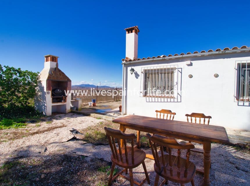 2 sypialnia Finka/Dom wiejski na sprzedaż w Monovar / Monover z basenem garażem - 200 000 € (Ref: 9866017)