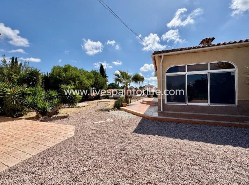 3 soveværelse Finca/Landehus til salg i Dolores med swimmingpool garage - € 425.000 (Ref: 9866021)