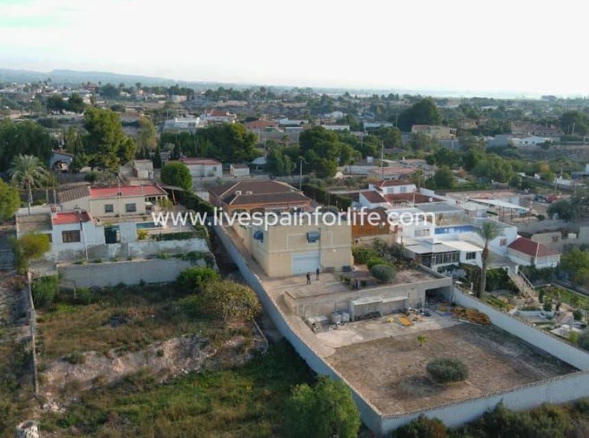 4 quarto Quinta/Casa Rural para venda em Albatera com piscina garagem - 399 999 € (Ref: 9866029)