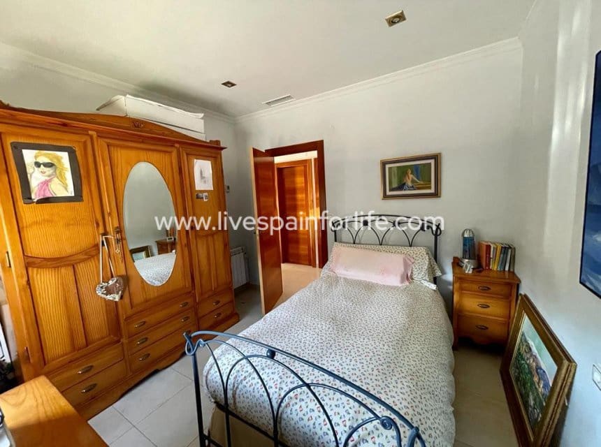 4 quarto Quinta/Casa Rural para venda em Albatera com piscina garagem - 399 999 € (Ref: 9866029)