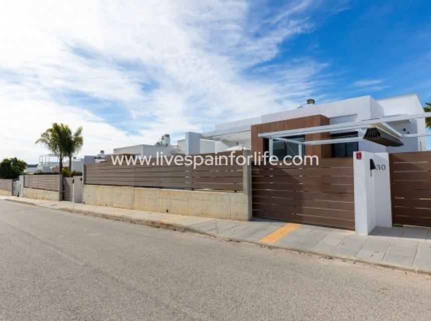 3 soverom Villa til salgs i Vistabella med svømmebasseng garasje - € 435 000 (Ref: 9872223)