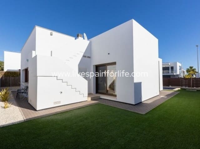 3 soverom Villa til salgs i Vistabella, Orihuela med svømmebasseng garasje - € 435 000 (Ref: 9872223)