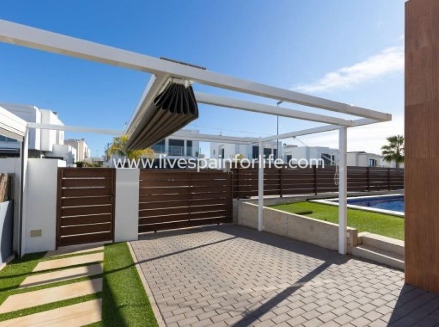3 soverom Villa til salgs i Vistabella med svømmebasseng garasje - € 435 000 (Ref: 9872223)