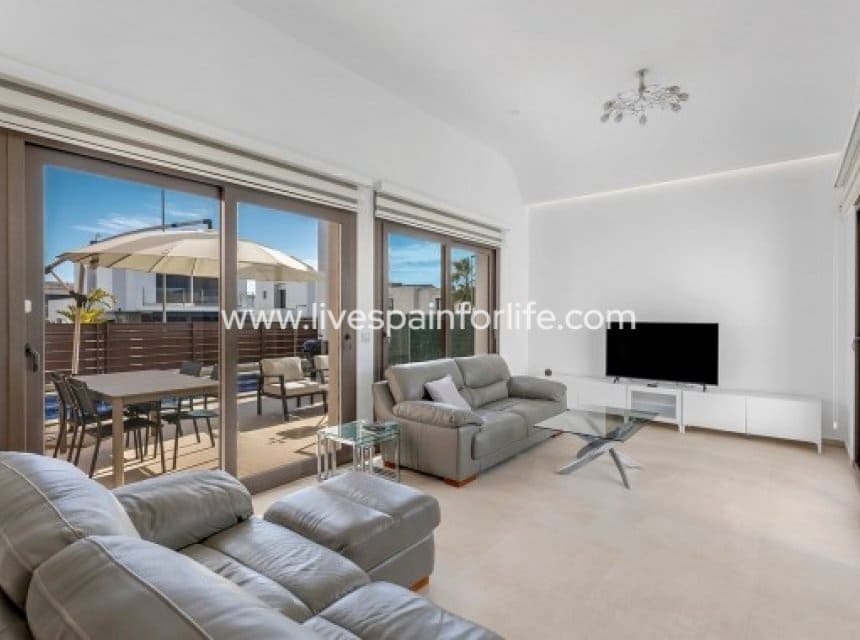 3 soverom Villa til salgs i Vistabella med svømmebasseng garasje - € 435 000 (Ref: 9872223)