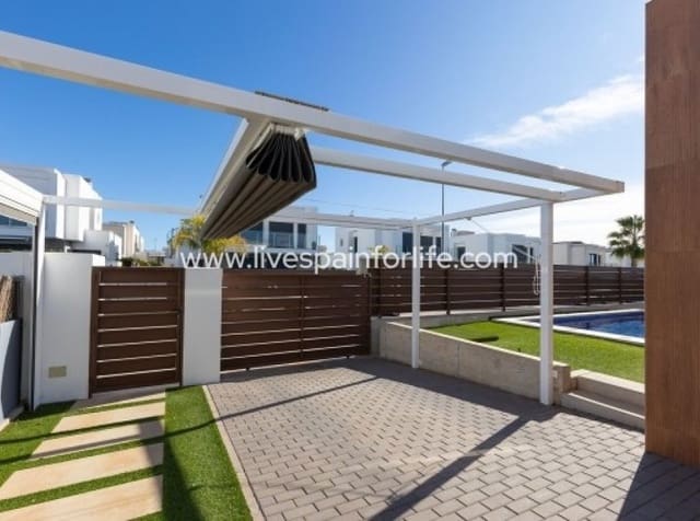 3 soverom Villa til salgs i Vistabella, Orihuela med svømmebasseng garasje - € 435 000 (Ref: 9872223)