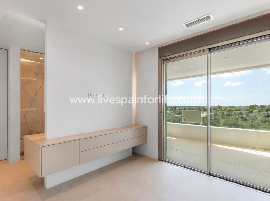 3 chambre Appartement à vendre à Las Colinas Golf avec piscine garage - 849 000 € (Ref: 9872225)