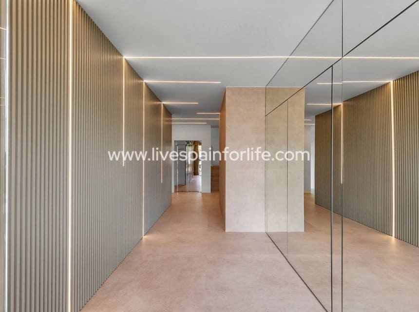 3 chambre Appartement à vendre à Las Colinas Golf avec piscine garage - 849 000 € (Ref: 9872225)