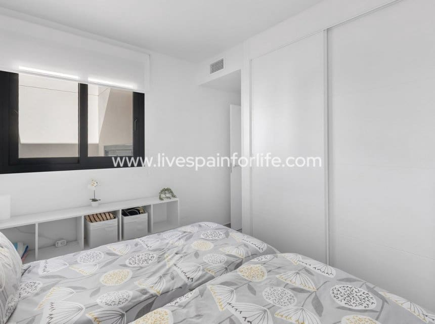 2 sypialnia Apartament na sprzedaż w Villamartin z basenem garażem - 274 900 € (Ref: 9873802)