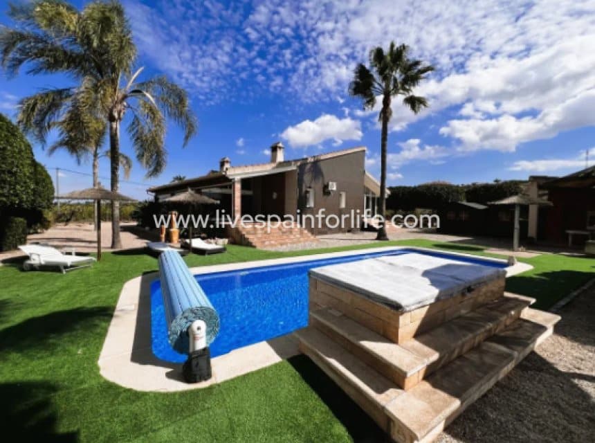 3 camera da letto Finca/Casa di Campagna in vendita in Jacarilla con piscina garage - 559.000 € (Rif: 9877208)