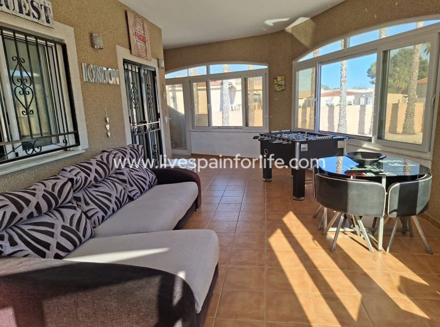 5 quarto Quinta/Casa Rural para venda em Catral com piscina garagem - 449 995 € (Ref: 9879853)