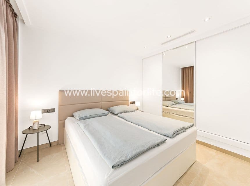 3 Zimmer Villa zu verkaufen in Ciudad Quesada mit Pool - 499.000 € (Ref: 9892925)
