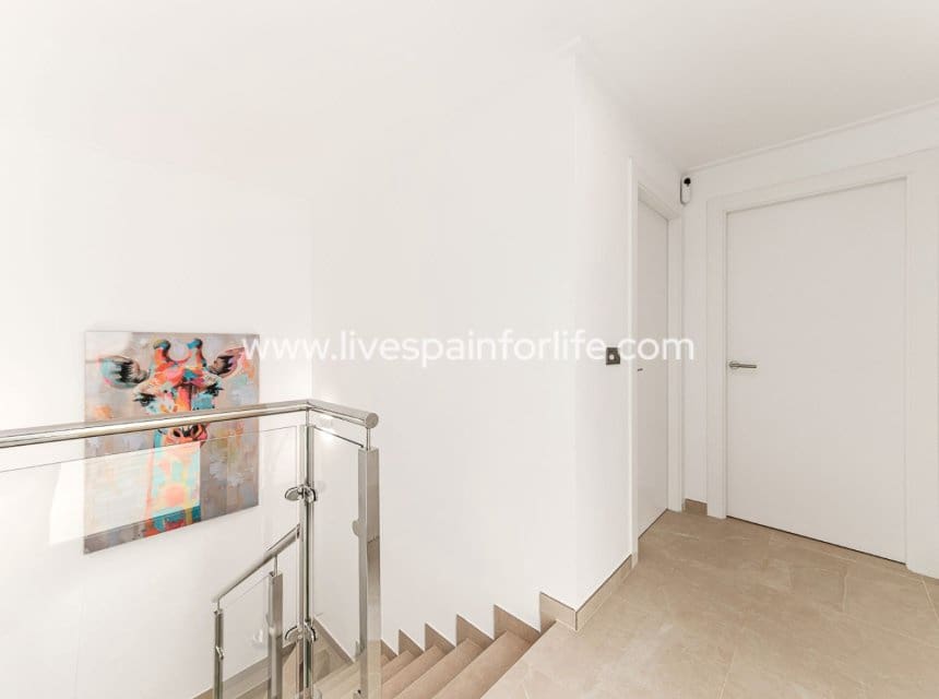 3 Zimmer Villa zu verkaufen in Ciudad Quesada mit Pool - 499.000 € (Ref: 9892925)