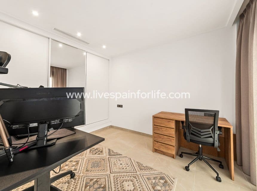 3 Zimmer Villa zu verkaufen in Ciudad Quesada mit Pool - 499.000 € (Ref: 9892925)