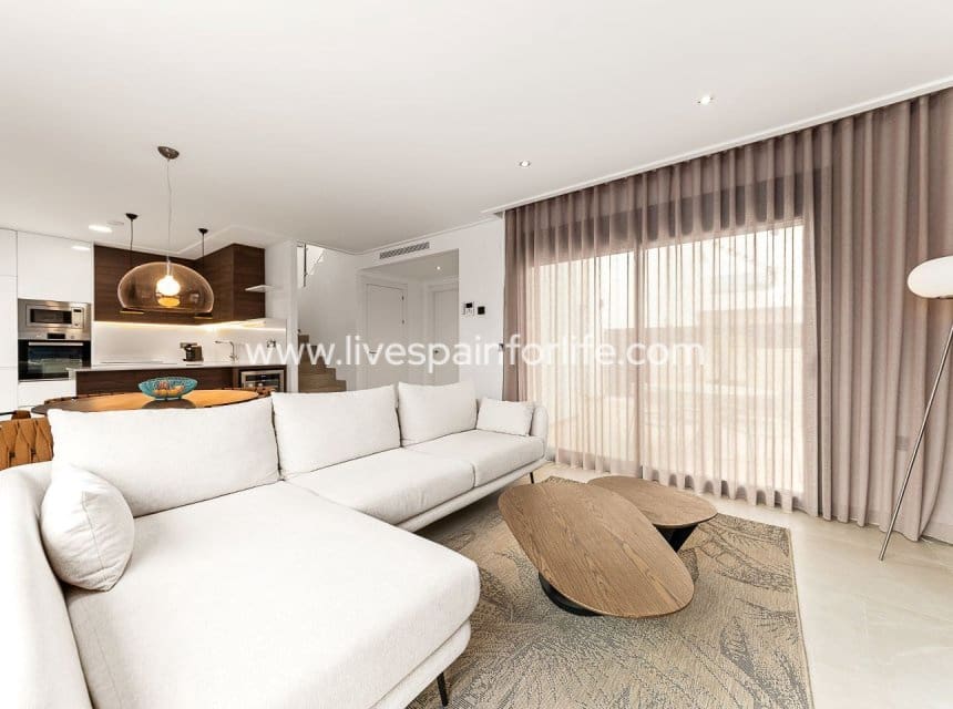 3 Zimmer Villa zu verkaufen in Ciudad Quesada mit Pool - 499.000 € (Ref: 9892925)