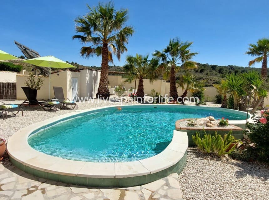 6 bedroom Finca/Country House for sale in Barbarroja with pool - € 534,995 (Ref: 9895052)