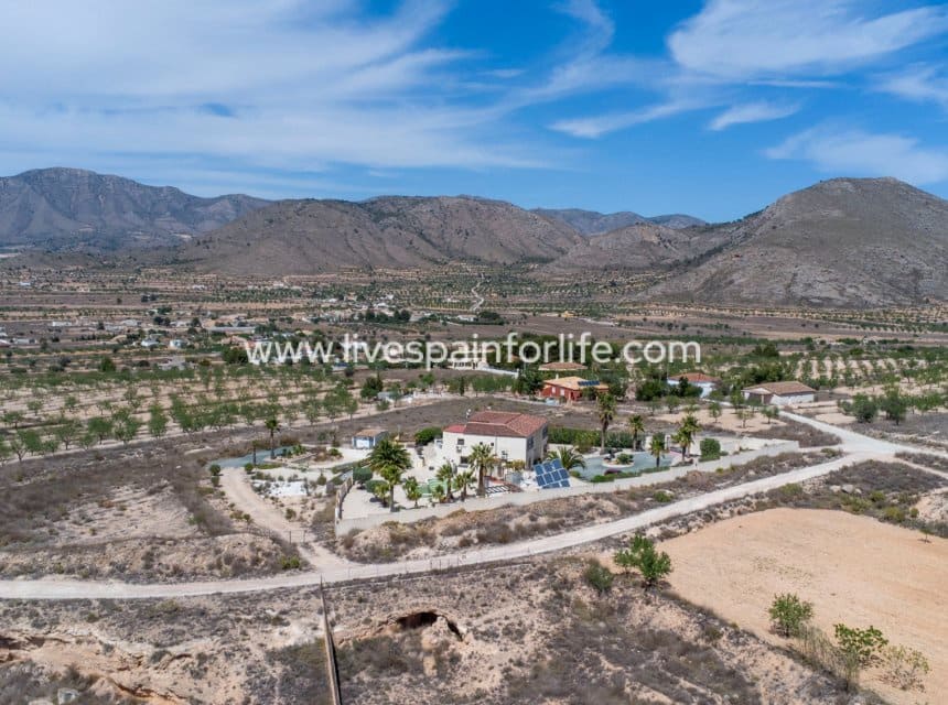 6 bedroom Finca/Country House for sale in Barbarroja with pool - € 534,995 (Ref: 9895052)