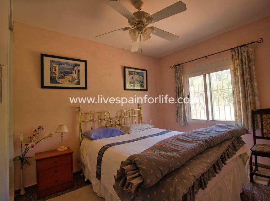 4 slaapkamer Finca/Landhuis te koop in Hondon de las Nieves met zwembad garage - € 290.000 (Ref: 9895063)