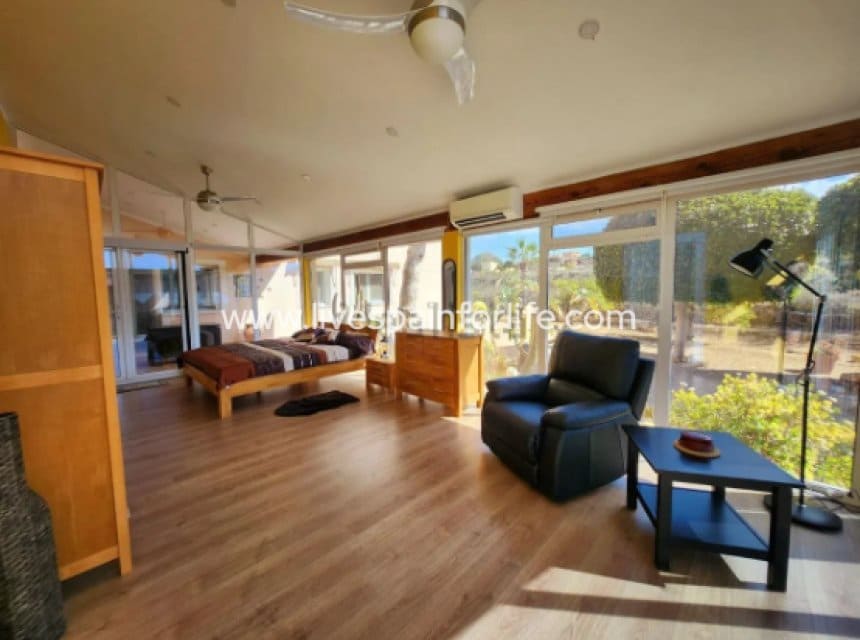 3 chambre Finca/Maison de Campagne à vendre à Jacarilla avec piscine garage - 559 000 € (Ref: 9895252)