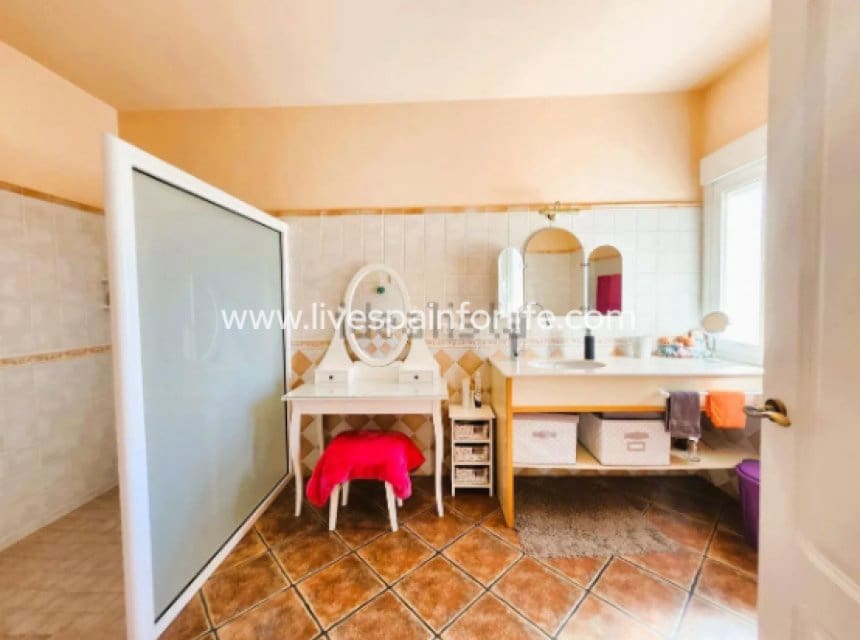 3 chambre Finca/Maison de Campagne à vendre à Jacarilla avec piscine garage - 559 000 € (Ref: 9895252)