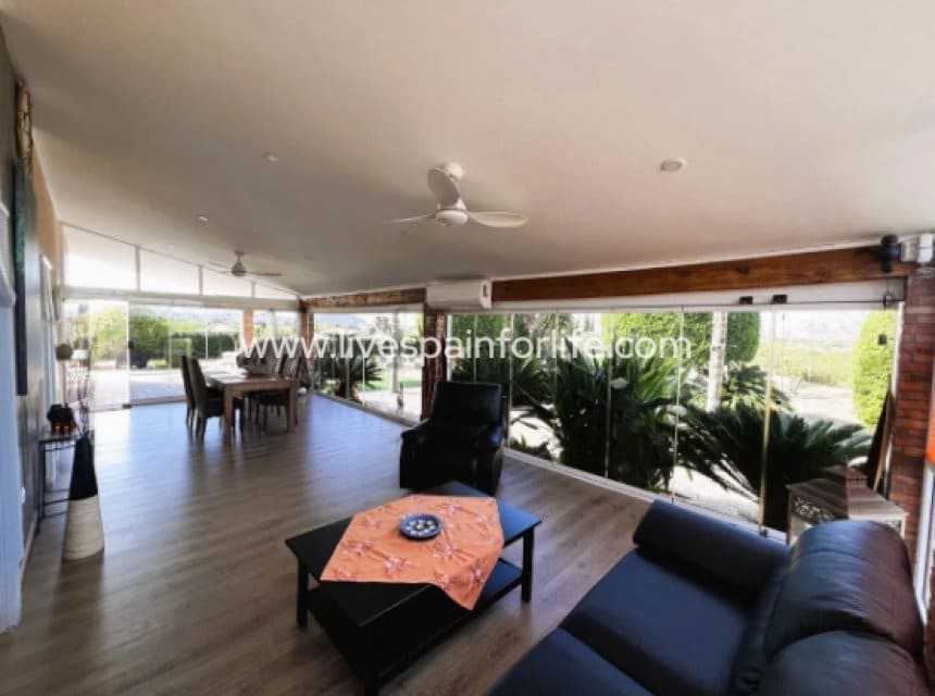3 chambre Finca/Maison de Campagne à vendre à Jacarilla avec piscine garage - 559 000 € (Ref: 9895252)