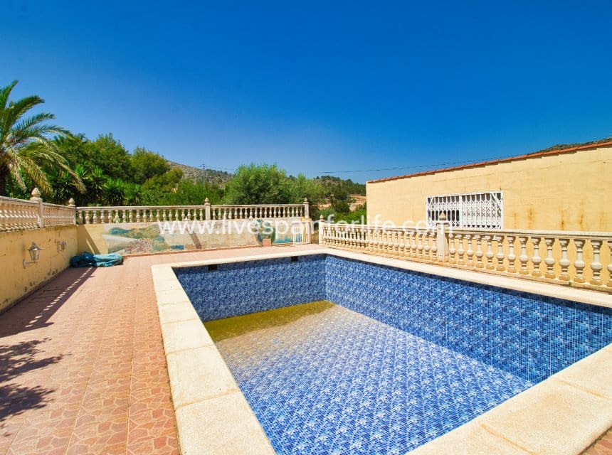 4 Zimmer Finca/Landgut zu verkaufen in Hondon de las Nieves mit Pool Garage - 290.000 € (Ref: 9905017)