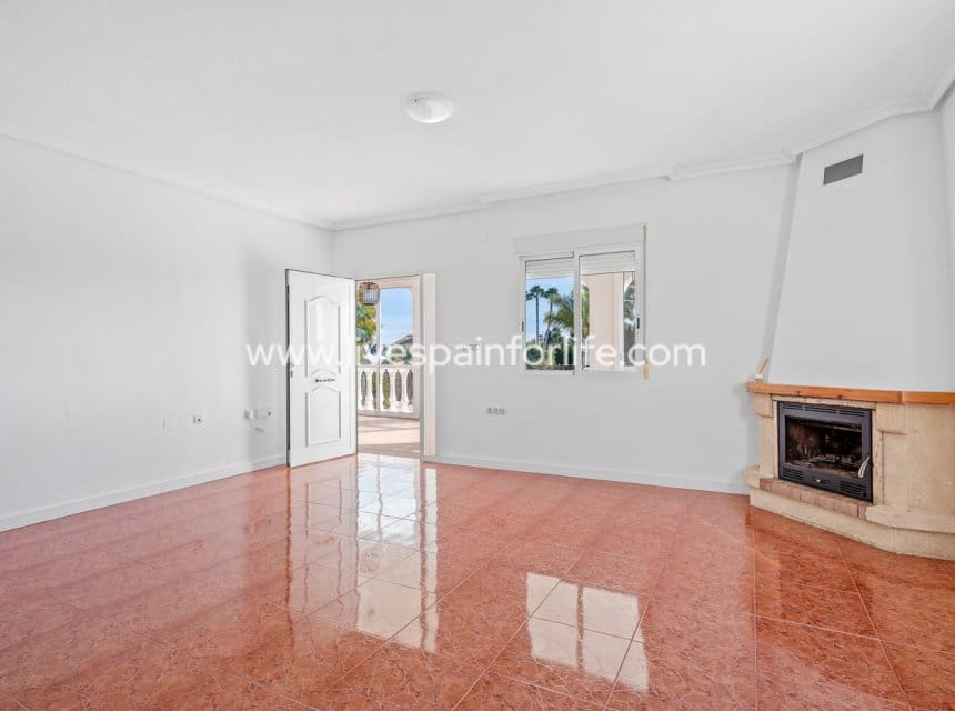 4 quarto Quinta/Casa Rural para venda em Dolores com piscina garagem - 529 900 € (Ref: 9909025)