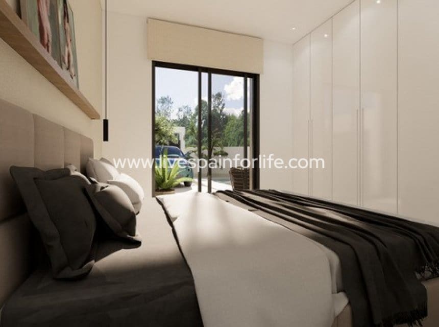 Chalet de 3 habitaciones en San Fulgencio en venta con piscina garaje - 365.000 € (Ref: 9911517)