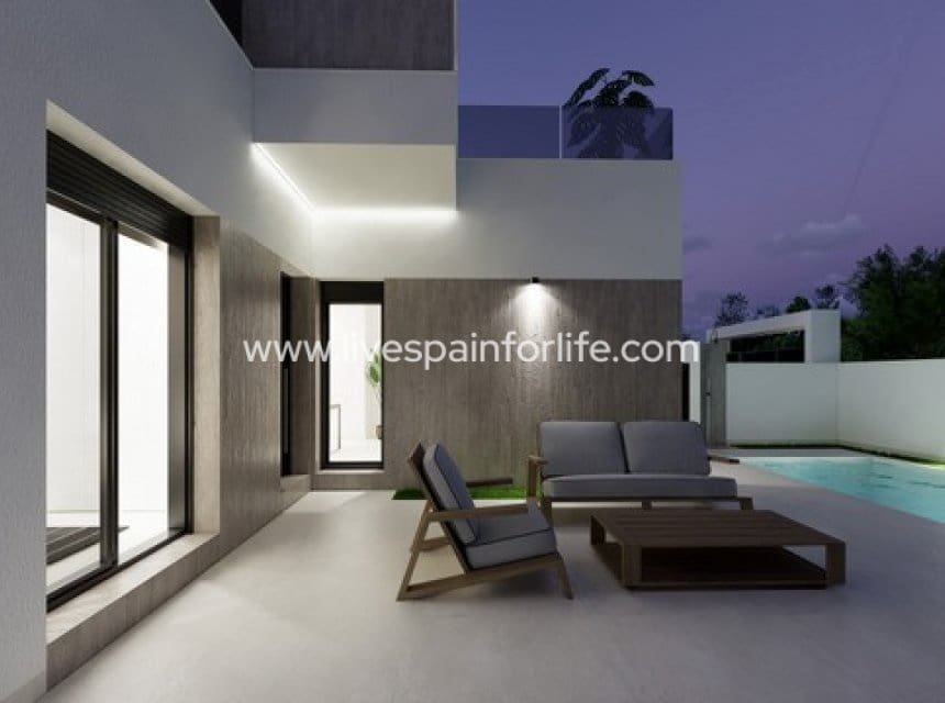 Chalet de 3 habitaciones en San Fulgencio en venta con piscina garaje - 365.000 € (Ref: 9911517)