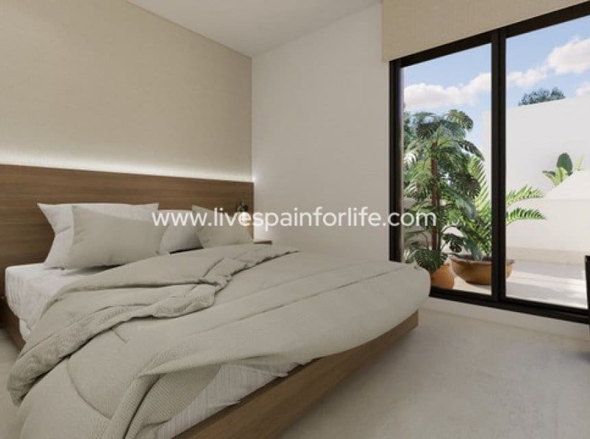 Chalet de 3 habitaciones en San Fulgencio en venta con piscina garaje - 365.000 € (Ref: 9911517)