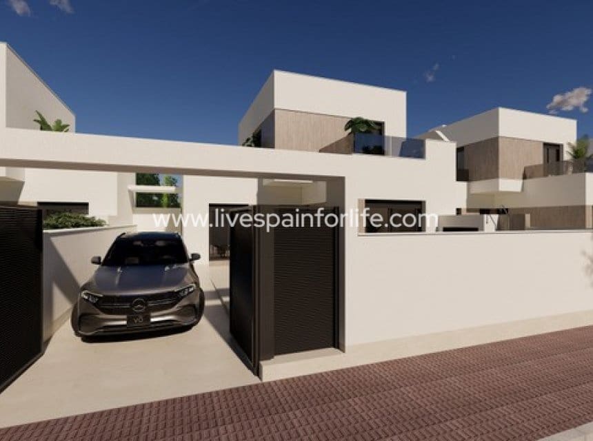 Chalet de 3 habitaciones en San Fulgencio en venta con piscina garaje - 365.000 € (Ref: 9911517)