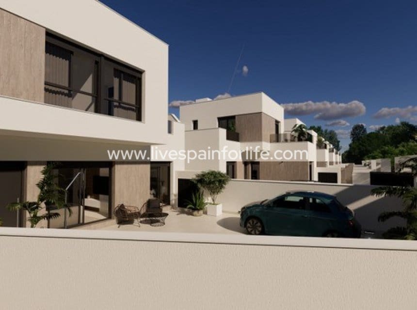 Chalet de 3 habitaciones en San Fulgencio en venta con piscina garaje - 365.000 € (Ref: 9911517)
