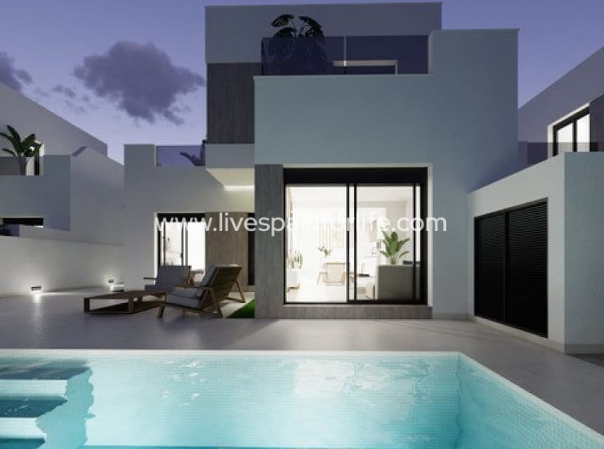 Chalet de 3 habitaciones en San Fulgencio en venta con piscina garaje - 365.000 € (Ref: 9911517)