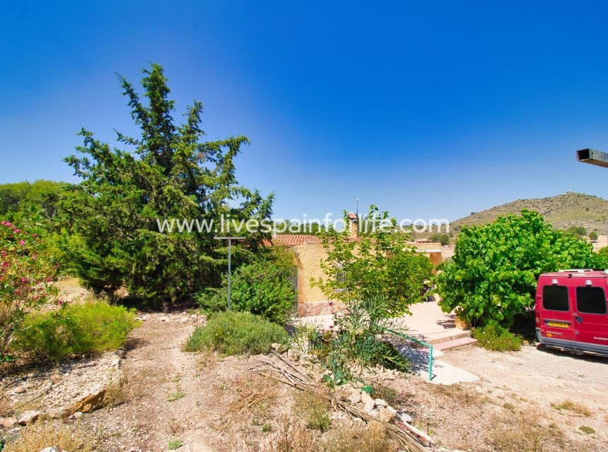 4 Zimmer Finca/Landgut zu verkaufen in Hondon de las Nieves mit Pool Garage - 290.000 € (Ref: 9918963)