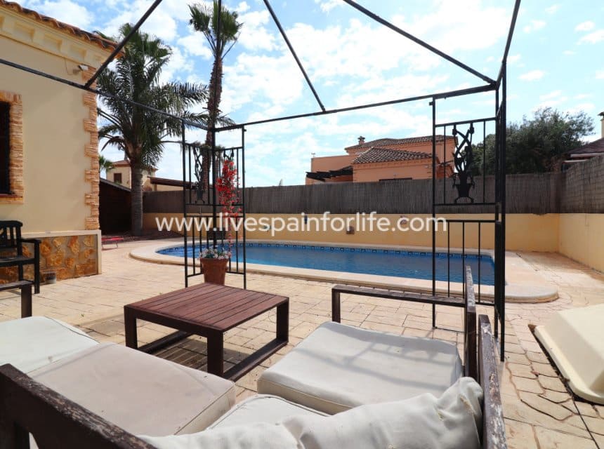 3 camera da letto Villa in vendita in Formentera del Segura con piscina garage - 365.000 € (Rif: 9918969)
