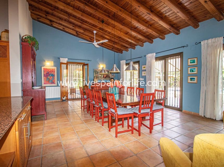 7 soverom Finca/Herregård til salgs i Catral med svømmebasseng garasje - € 975 000 (Ref: 9932128)