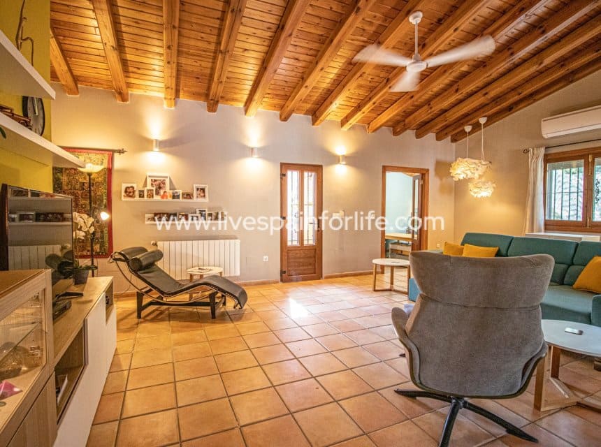 7 soverom Finca/Herregård til salgs i Catral med svømmebasseng garasje - € 975 000 (Ref: 9932128)