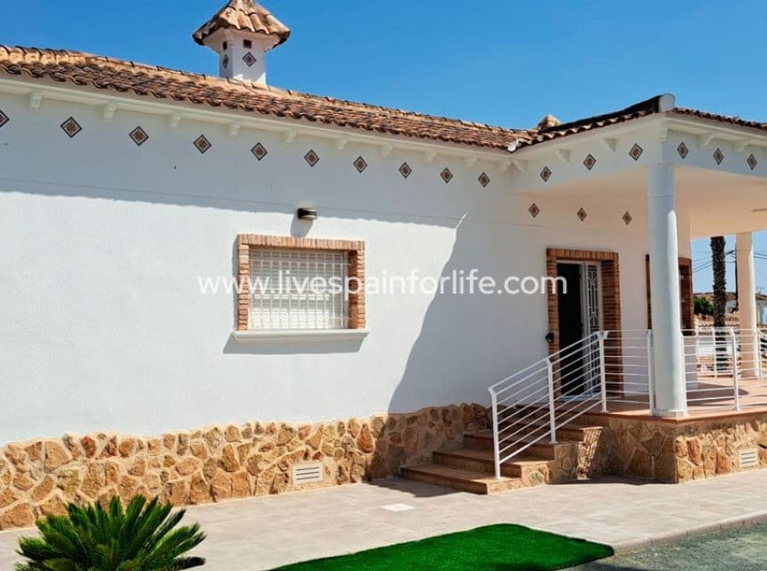 3 soverom Finca/Herregård til salgs i Catral med garasje - € 410 000 (Ref: 9932275)