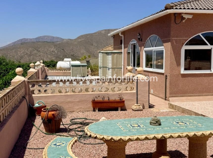 3 soveværelse Villa til salg i Hondon de los Frailes med swimmingpool garage - € 349.950 (Ref: 9948525)