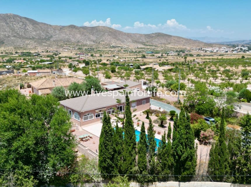 3 soveværelse Villa til salg i Hondon de los Frailes med swimmingpool garage - € 349.950 (Ref: 9948525)